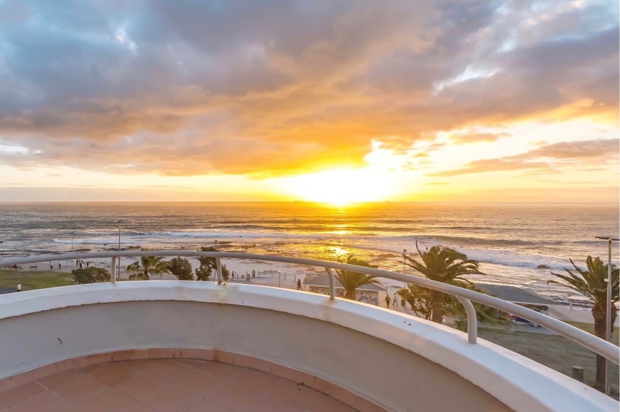 3 Bedroom Property for Sale in Sea Point Western Cape